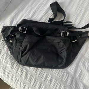 ATHLETA Excursion Crossbody Waist Bag - Black